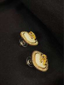 1 Pair Retro Fashionable Minimalist Luxury Office Lady Style Earrings - Letter Earrings - View 3