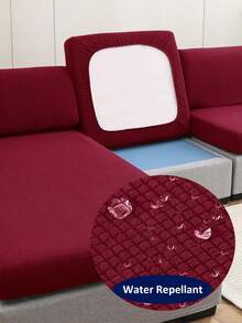 عنابي اللون