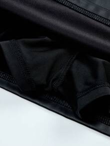 UREREM Saia Ajustada com Zíper em Couro Preto Feminina, Sexy e Versátil para a Primavera - Preto - Visão 7