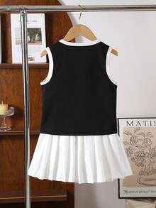 Bộ 2 món cho bé gái, gồm áo tank top không tay in 3D hoa trà và chân váy xếp ly tối giản, thích hợp mặc ngoài trời và thường ngày, mùa hè. - Nhiều màu - Xem 2