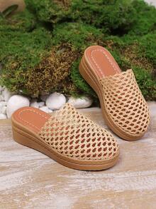 1 Pair Children's Platform Closed-Toe Summer Fashion Minimalist Beach Sandals, Thick Wedge Sole Girls Slippers - Brown - View 1