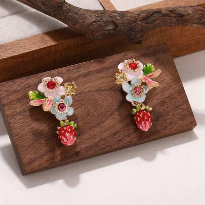 一对时尚优雅的油画风格草莓吊坠耳环，百搭女士礼物