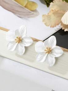 1 Pair Fresh Five-Petal Flower Earrings, Suitable For Women's Daily Wear - White - View 4