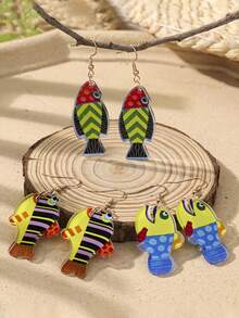 A Pair Of Beach Vacation-Style Tropical Marine Fish-Shaped Earrings, Suitable For Ladies To Wear During Their Seaside Vacations And At Music Festivals. - Multicolor - View 8