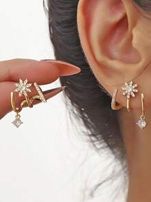 A Luxurious Golden Toned Star Shaped Synthesis Zirconia Shaped Earring, A Fashionable And Dynamic Choice, With A Strong Atmosphere That Can Be Carried On A Daily Basis And At Parties. It Is The Perfect Gift And Exquisite Jewelry - Gold - View 4