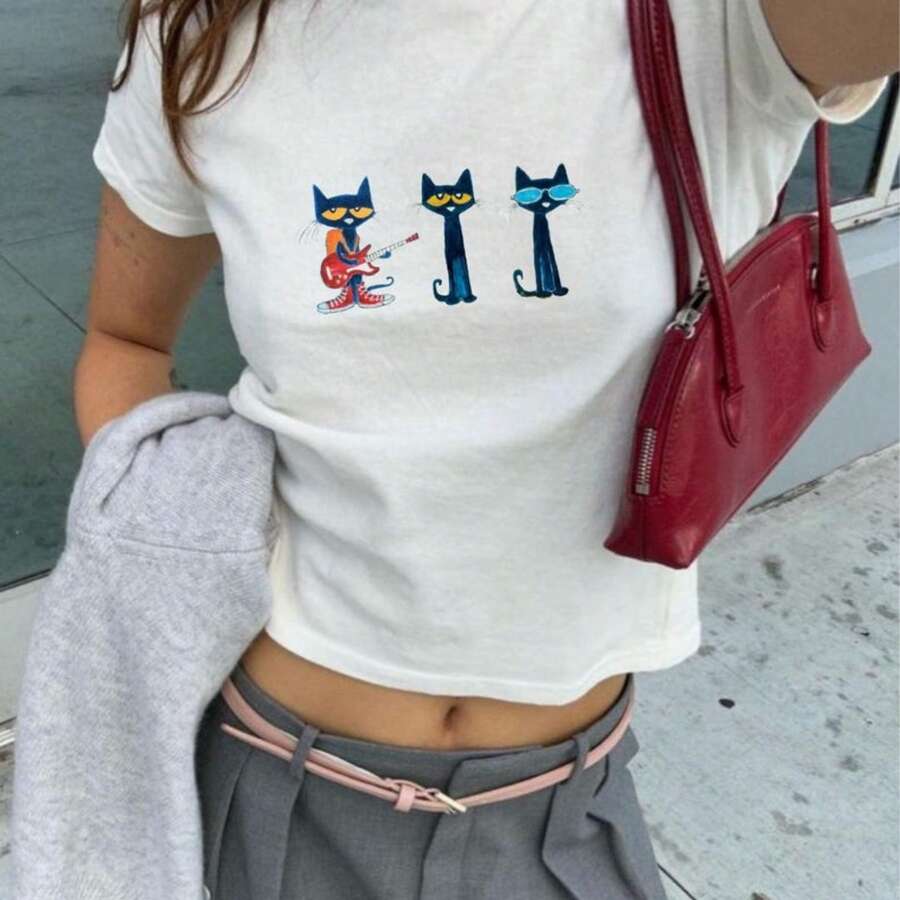 Y2K Pete Cat Baby Tee - Y2K Baby Tee, 90s Baby Tee, Graphic Shirt Crop, Coquette, Vintage Design - 白色 - 查看 1