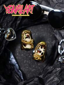 10 móng giả trang trí nghệ thuật, màu trắng, vàng, họa tiết da báo, kiểu dáng châu Âu phủ kín toàn bộ, làm thủ công, trang trí dây xích 3D, hạt vàng, phong cách Punk, phù hợp cho phụ nữ và bé gái sử dụng hàng ngày và dự tiệc, kèm theo 1 lọ sơn gel và 1 dũa móng tay. - Vàng - Xem 6