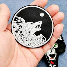 2片狼图案刺绣布贴，适用于DIY服装、裤子、帽子、包包、鞋子、手机壳、熨烫装饰、缝纫、贴纸、服装配饰，可熨烫/缝纫，朋克风格布贴 - A - 查看 2