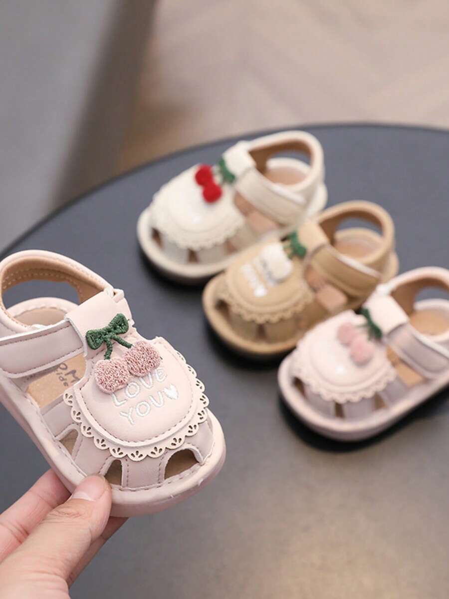 1 Pair Soft Bottom Squeaky Shoes For Babies, Cute Cartoon Fresh Style Prewalker Shoes, Outdoor Closed-Toe Sandals - Pink - View 1