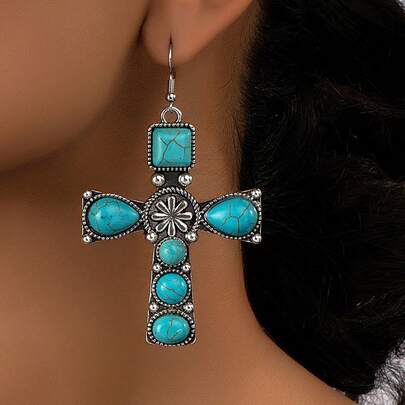 一对复古优雅十字架设计耳环，适合日常佩戴