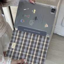 复古创意蓝色格子甜点可爱扁平保护套，兼容苹果第11代平板电脑保护套，Pro 2025新款可爱第10代时尚Air 7/6带笔槽防弯折11英寸平板电脑保护套，适合女孩 - 藍色 - 查看 4