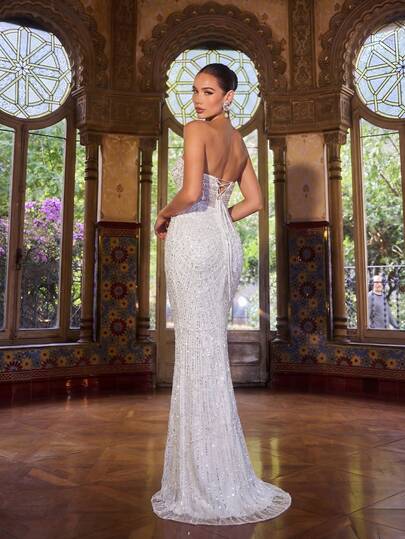 Đầm dạ hội đuôi cá không dây vai thanh lịch dành cho nữ, đính ngọc trai giả - Áo corset hình trái tim với chuỗi ngọc trai giả, thắt eo, phù hợp cho các buổi dạ tiệc lãng mạn, đám cưới sa mạc và các sự kiện trang trọng, màu trắng mùa xuân.