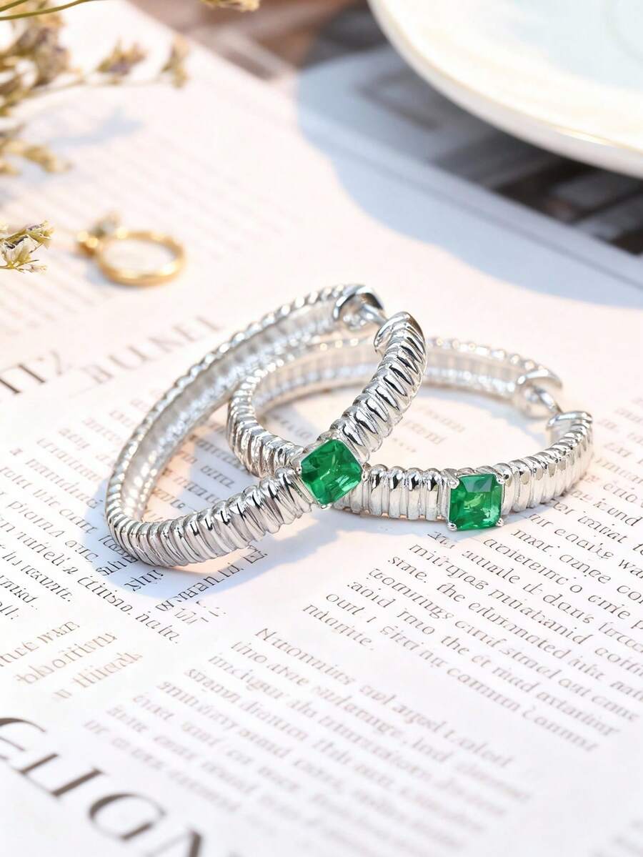 1对925纯银心形吊坠耳环，镶嵌红色立方氧化锆，法式时尚优雅，适合女性在派对、度假和日常通勤时佩戴，是精致的情人节耳环礼物。 - 銀色 - 查看 1