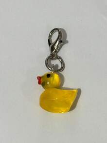 1pc Cute Glow-In-The-Dark Travel Mini Yellow Duck Keychain, Luminous Cartoon Duck Pendant Suitable For Card Holder, Wallet And Card Case - Upgraded Glow-in-the-dark Version - View 9
