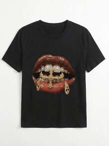 Camiseta de mujer de manga corta, cuello redondo, longitud estándar, de poliéster con estampado brillante de labios en color negro - Negro - Ver 5