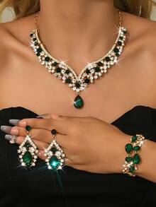 Conjunto de joyas con tono dorado y diamante de imitación verdes para mujeres | Collar en forma de V, pulsera y aretes colgantes para boda, fiesta, baile de graduación y gala - verde dorado - Ver 2