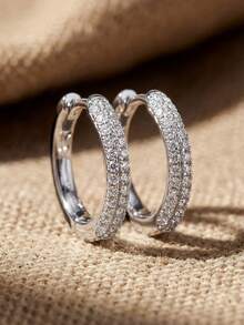 一对S925纯银闪亮锆石耳环，优雅精致，高端珠宝礼品，适合女士日常佩戴 - 銀色 - 查看 4