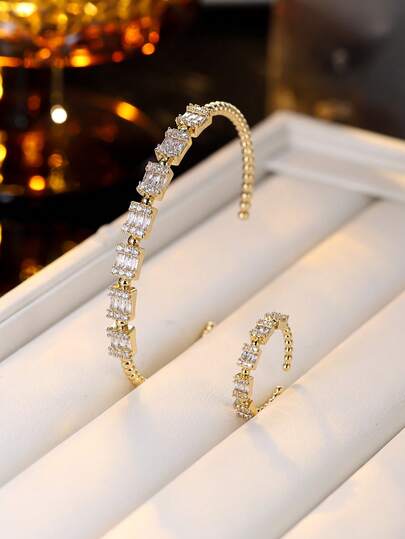 Bộ trang sức móc khóa dành cho nữ, sang trọng, cá tính, tối giản hiện đại, phù hợp cho đi làm hàng ngày, hẹn hò và các dịp trang trọng nhẹ.