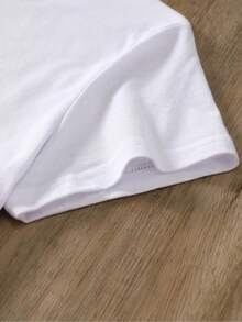 Women's White Mother Of The Groom T-Shirt - Elegant Wedding Party Dress Code, Short Sleeve Round Neck Casual Top With "Mother Of The Groom" Script Lettering, Machine Washable Wedding Guest Outfit For Bridesmaids & Groomsmen Events - 白色 - 查看 3