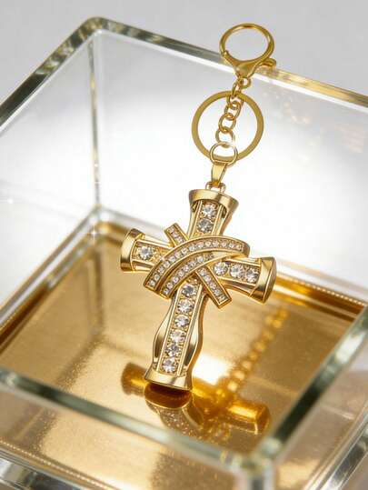 镶钻3D立体十字架吊坠，闪耀水晶水钻钥匙扣，金属材质，可作钥匙链、车包挂饰、钱包饰品、钥匙圈，男女皆宜，简约精致，适合日常通勤、朋友聚会和街头风格，彰显独特气质。