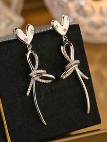 一对时尚简约心形结设计铜质水钻银色吊坠耳环，适合女性日常、派对、音乐节佩戴，珠宝礼品 - 愛心 - 查看 1