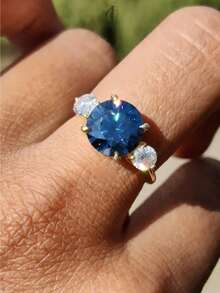 1枚优雅蓝色圆形三石订婚戒指，金色周年纪念礼物/承诺戒指，精美新娘戒指礼物，周年纪念/情人节礼物（不含包装盒） - 金色 - 查看 7