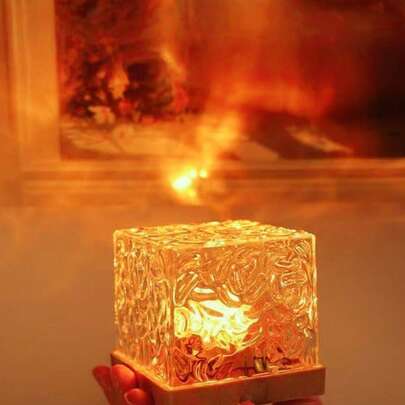 1个水波纹北极光氛围灯，16种颜色变换，触摸和遥控操作，营造浪漫舒适的氛围，USB供电，适用于卧室、客厅或办公室装饰，14岁以上青少年适用，可作床头夜灯。