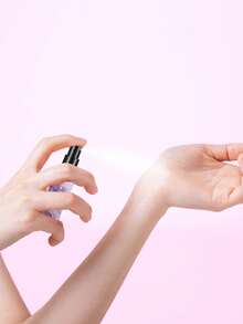 1 Bottle 5ml Portable Perfume Sample, Single Bottle, Suitable For Travel, Upright Bottom Design, High-End Spray Bottle, Marble Texture Spray Chamber, Alloy Flower Pendant With Ring, Can Be Hung On Bag For Outdoor Travel - Multicolor - View 2