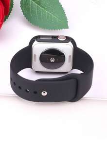 这款二合一表带兼表壳兼容 ，适用于 40mm、41mm、42mm、44mm、45mm、46mm 和 49mm 尺寸。运动休闲风格，搭配铆钉硅胶表带。配备防震防刮硬质 PC 表壳和钢化玻璃屏幕保护膜。兼容 Ultra/11/10/9/8/7/6/5/4/SE 系列。男女皆宜。柔软舒适，易于佩戴，触感灵敏。 - 黑色 - 查看 5