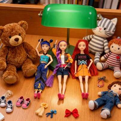 Muñeca inspirada en el personaje de ídolo KPOP, coleccionable con temática de estrella K-Pop para la colección de fans y exhibición en el dormitorio, pieza decorativa estética y elegante ideal para entusiastas de KPOP, regalo perfecto para amantes de K-Pop y decoración del hogar diaria, ornamento de diseño único para exhibición personal y colección de cultura de fans