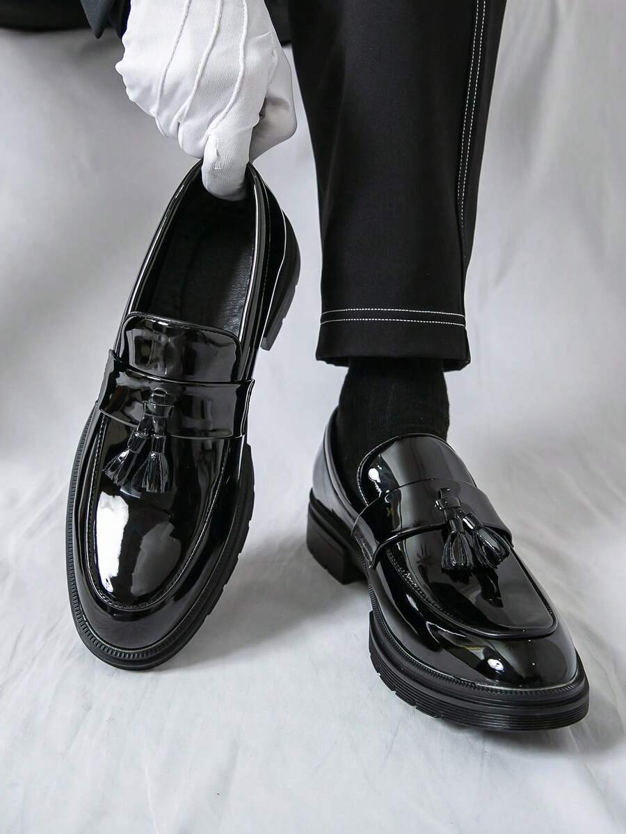 Men's Loafers, Glossy Patent Leather Men's Shoes, Black Mirror Shoes, And Tassel Decorated Office Business Formal Casual Shoes, Suitable For Saturday Banquets, Dances, Parties, Weddings, And Wedding Dresses - 黑色 - 查看 1