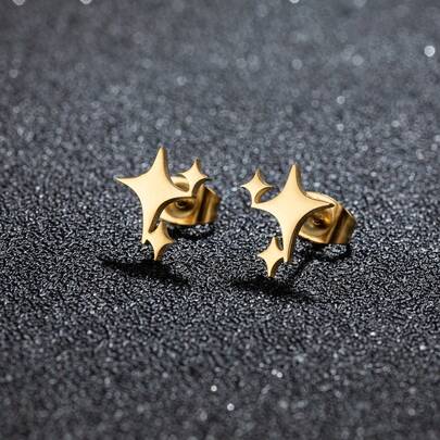 1 Pair Classic And Simple Star-Shaped Stud Earring, Made Of Stainless Steel, Suitable For Daily Wear Throughout The Year. With A Simple Design, It Is An Ideal Gift For Her.