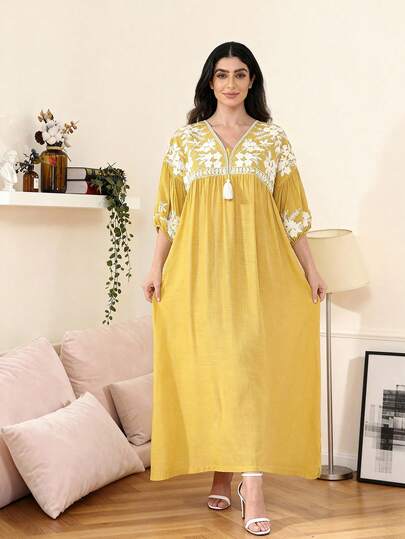 2026 New Style Ramadan Traditional Elegant Floral Embroidered Tassel Shoulder Sleeve Arabic Dress