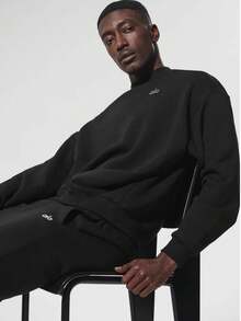 Alo Yoga Accolade Crew Neck Pullover Unisex - màu đen - Xem 8