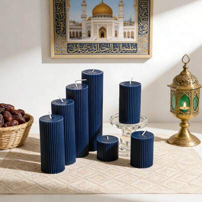 1支5厘米北欧风深蓝色圆柱形蜡烛，大豆蜡材质，适用于浪漫晚餐、婚礼装饰、家居装饰，也可用于求婚、长辈生日、派对、冥想、生日礼物、摄影道具、应急照明、斋月和开斋节装饰。