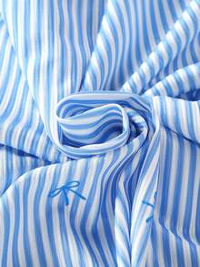 女童蝴蝶结条纹荷叶边吊带连衣裙，时尚甜美，适合外出和夏季穿着 - 藍色 - 查看 9