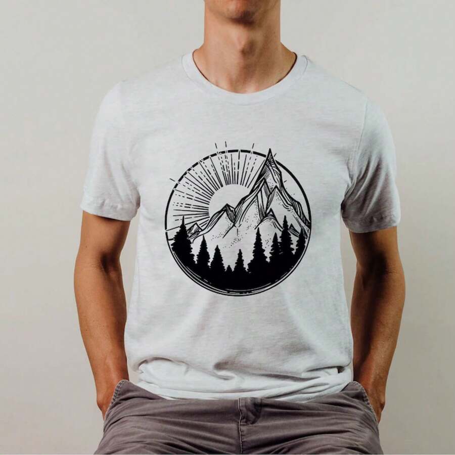 Camisas para hombre, Camisa PNW, Camisetas con estampados, Regalo para hombre, Camisa de naturaleza, Camisa de montaña, Regalo para amantes de la naturaleza, Camisetas para hombre, Camisas de camping, Regalo perfecto para el Día del Padre, también es un regalo perfecto para amigos y para la otra mitad. - Blanco - Ver 1