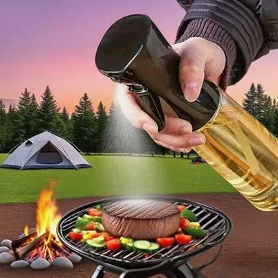 1个塑料喷油瓶，本产品不可放入洗碗机清洗，仅限手洗，是理想的露营炊具，符合人体工程学的厨房工具，适用于空气炸锅烘焙、烧烤、沙拉等，适用于烧烤、空气炸锅、露营炊具 - 精准控油，耐用塑料设计，喷雾式喷油厨房工具【送给妻子/其他女士的节日礼物】款式和颜色随机发货。