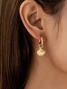 一对镀金耳环，饰有海星贝壳太阳光芒吊坠，夏季海滩风海星耳环，度假阳光耳环，女士海滩风珠宝配饰 - 金色 - 查看 4