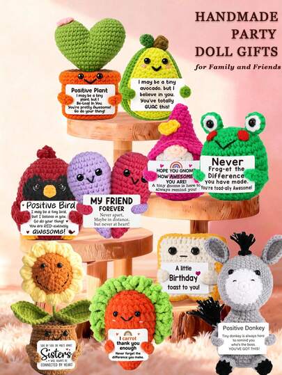 1件手工钩编桌面摆件，可爱科幻动植物毛绒玩偶，是送给闺蜜、女友、姐妹、妈妈、奶奶、同事、家人的理想生日礼物，也可作钥匙扣，传递正能量，适合派对、母亲节、父亲节、感恩节等场合，亦可作家居装饰，小巧精致的礼物。