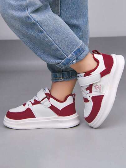 1双男女通用新款透气低帮运动鞋，软底防滑儿童滑板鞋，时尚百搭学生跑步鞋，适合春秋季的婴幼儿休闲鞋