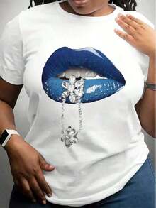 1pc Women'S Plus Size Black T-Shirt With Blue Lips & Diamond-Studded Chain Print - Casual Crew Neck, Short Sleeve, Micro Stretch Fabric, Perfect For Summer Wear, Plus Size Blouse 1Comfortable Cotton T-Shirt - 白色 - 查看 1