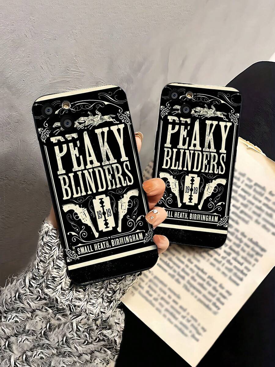 Póster de Peaky Blinders con armas, caballos y navajas. Esta elegante funda es compatible con Samsung, Apple, VIVO, OPPO, , Transsion, , y Honor. Fabricada en silicona TPU, ofrece protección contra golpes y caídas, además de una sensación superior. Es un regalo ideal para familiares, amigos y seres queridos, y la opción perfecta para San Valentín y Año Nuevo. - Negro - Ver 1