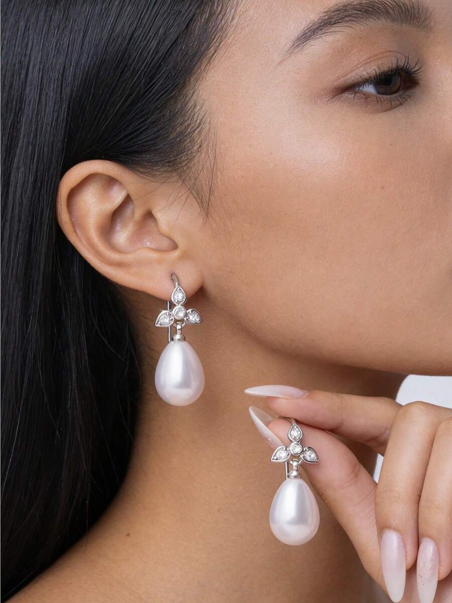 一对优雅时尚的女士水滴形仿珍珠立方氧化锆耳环，适合日常佩戴、派对、婚礼、宴会或作为礼物（不含包装盒） - 銀色 - 查看 1