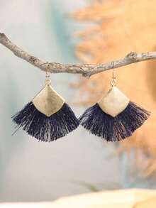 A Pair Of Bohemian Metal Fringed Earrings, Suitable For Ladies To Wear On Vacations And In Daily Life - Multicolor - View 25