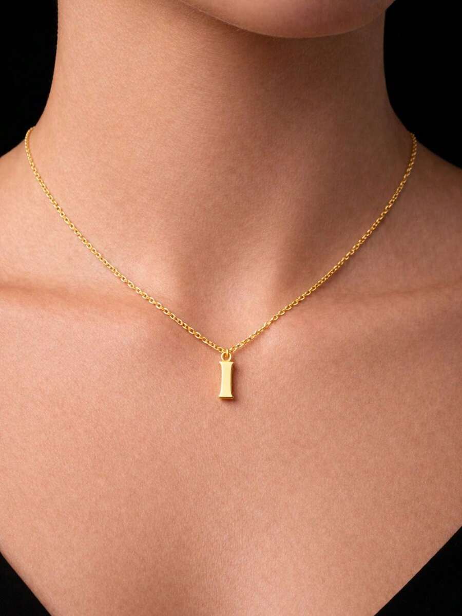 Women's Set With Chain And Pendant Featuring Your Initial "I", 18k Gold Plated. - Dorado - Ver 1