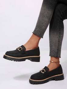 Giày lười nữ đế dày, mũi tròn, màu đen bóng, trang trí họa tiết, thích hợp đi làm hàng ngày, đi học, phù hợp cho mọi mùa. - màu đen - Xem 3