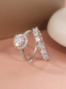 两枚优雅简约圆形立方氧化锆戒指，女士精致订婚/承诺戒指，圣诞礼物，适合各种场合，完美的节日礼物 - 銀色 - 查看 12