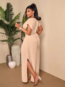 BIUBIU Đầm dài cỡ lớn màu be có cúc trang trí - Cổ chữ V, tay ngắn, thắt eo, xẻ tà sau, thích hợp cho kỳ nghỉ hè và mặc thường ngày thanh lịch. - kaki nhẹ - Xem 1