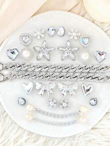 22pcs Silver-White Flower & Heart Shaped Hole Shoe Charms, Rhinestone + Pearl Material, Luxurious Sweet Style, Suitable For Hole Shoes - Silver-white Flower Chain Set - View 1